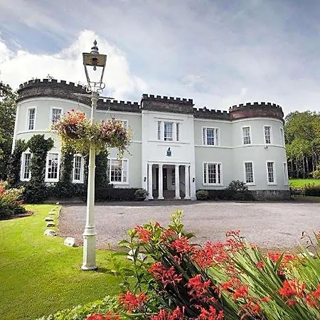 Overwater Hall 3* באזנת'ווייט