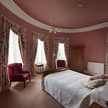 Overwater Hall Hotel 3*