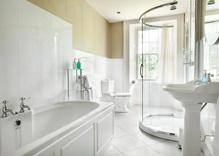 Overwater Hall باسنثوايت