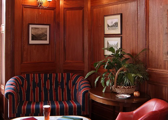 Overwater Hall فندق