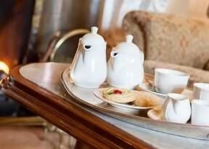 فندق Overwater Hall