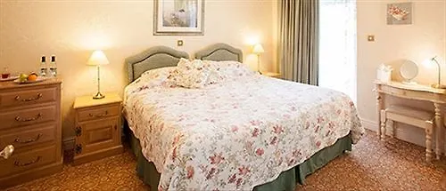 فندق Overwater Hall